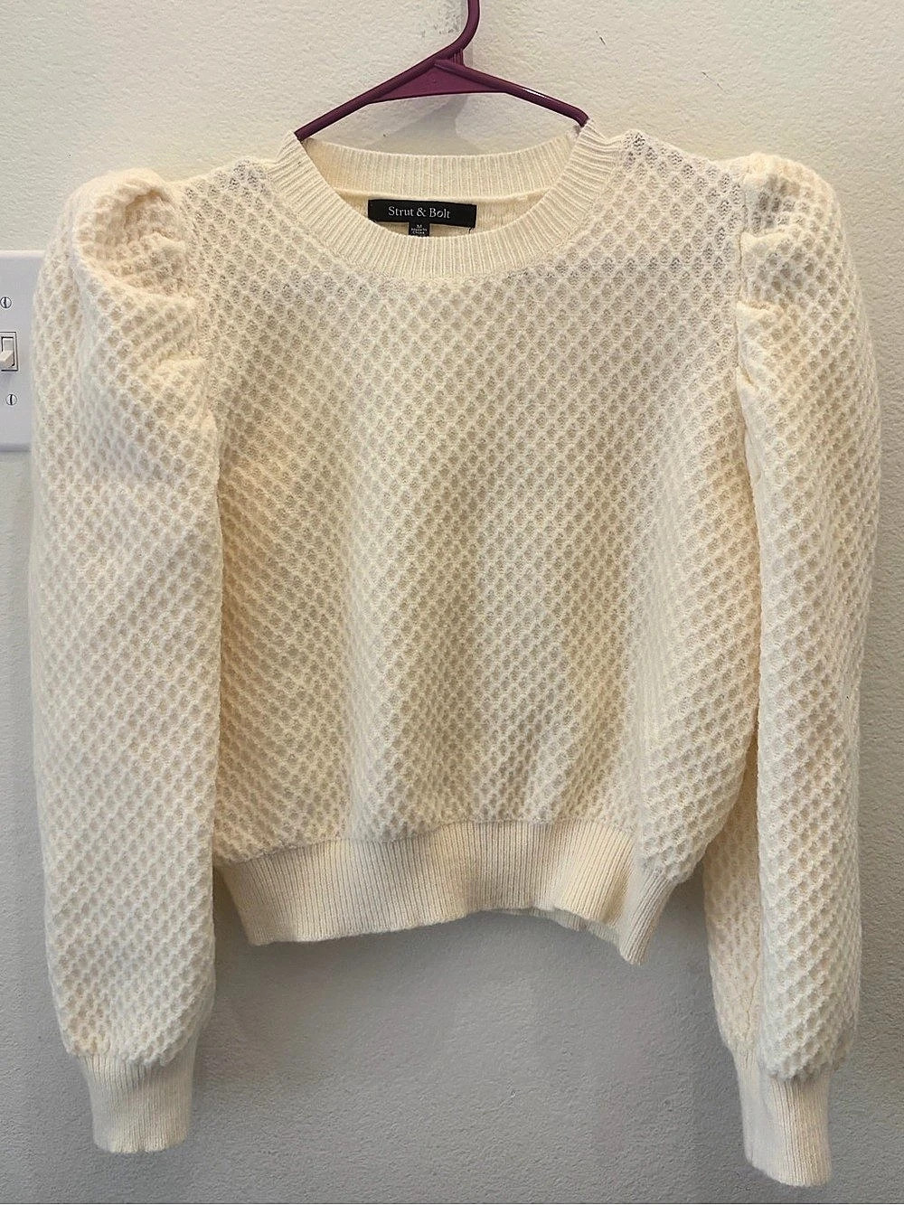 Strut & Bolt Cream Textured Crew Neck Sweater size medium